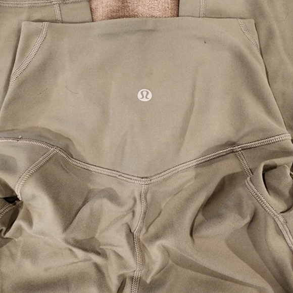 Lululemon align leggings - Picture 2 of 3